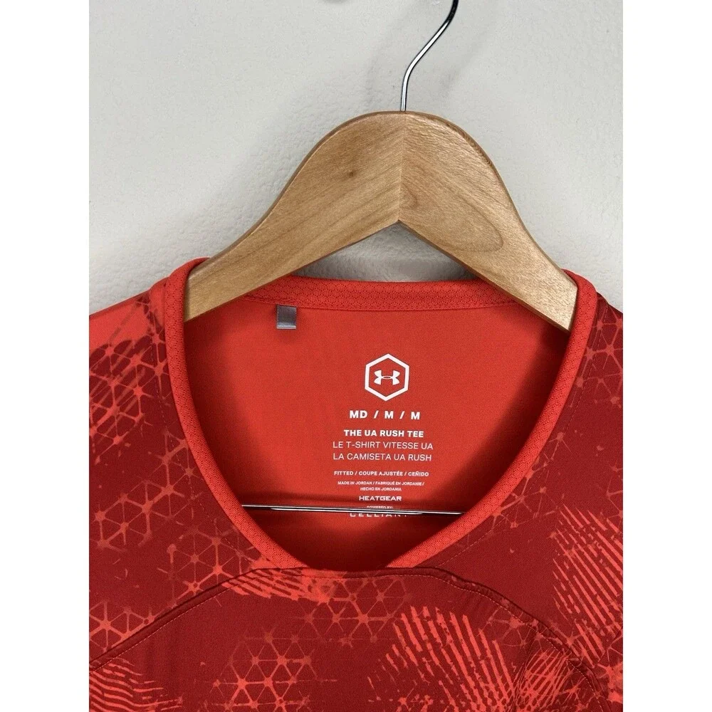 Under Armour HeatGear Mens Medium Red Rush Short Sleeve Athletic Top Gym Shirt